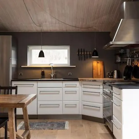 Dom wakacyjny Charming Getaway Only 150m From The Water Frederiksværk