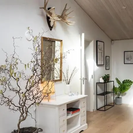 Charming Getaway Only 150m From The Water *