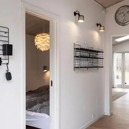 Charming Getaway Only 150m From The Water